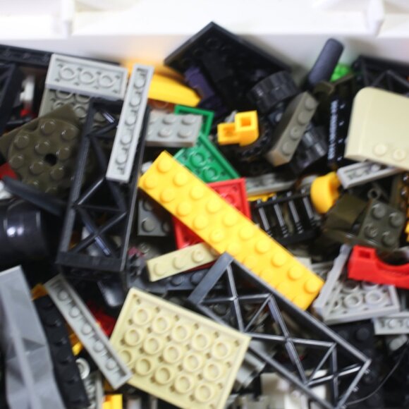 1.268 LBs of Building Blocks - Picture 1 of 5